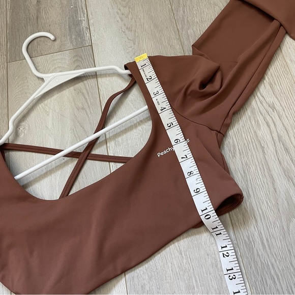 Peachy Bunz Strappy Backless Cropped Long Sleeve Workout Top Brown (Large) gym - Picture 2 of 6